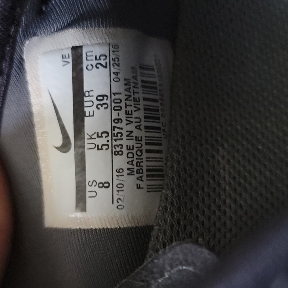 Nike shoes - Picture 6 of 6